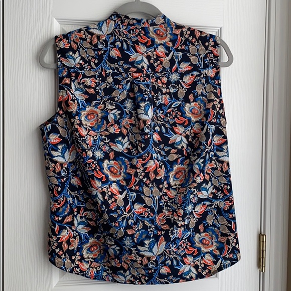 Wrinkle-Free Blouse - Picture 6 of 7